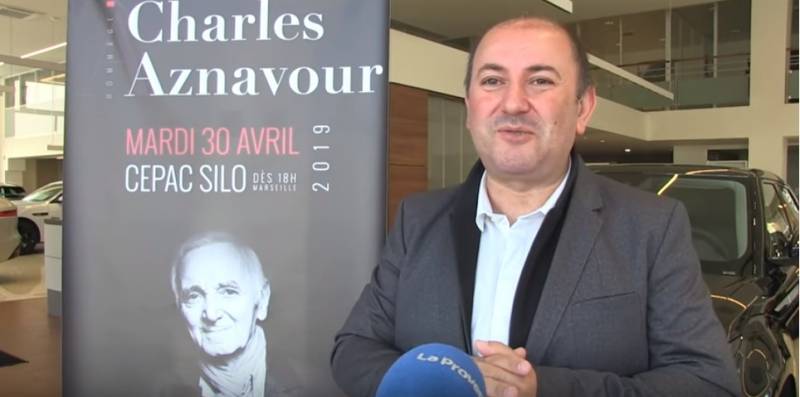 Hommage à Charles Aznavour le 15 mai 2022 à Marseille au Dôme